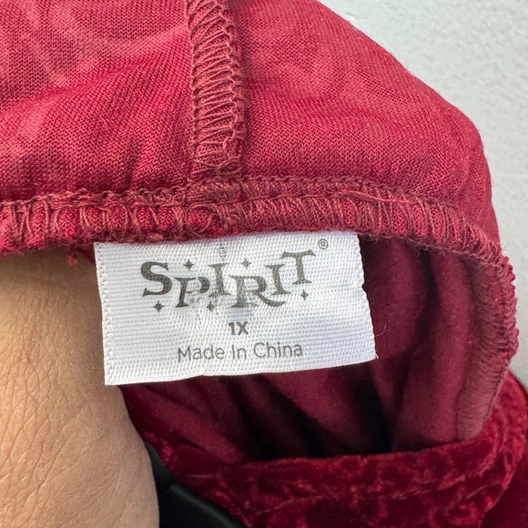 Spirit Halloween red velvet burnout cape hood black lace OS 1X vamp cosplay goth - Picture 4 of 11